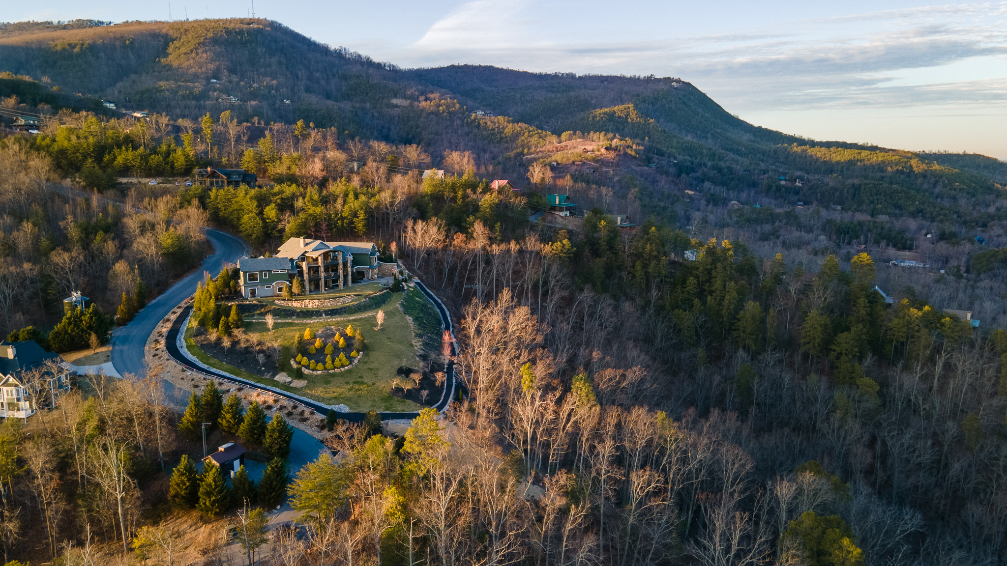 Mountain hiking trails in the Great Smoky Mountains